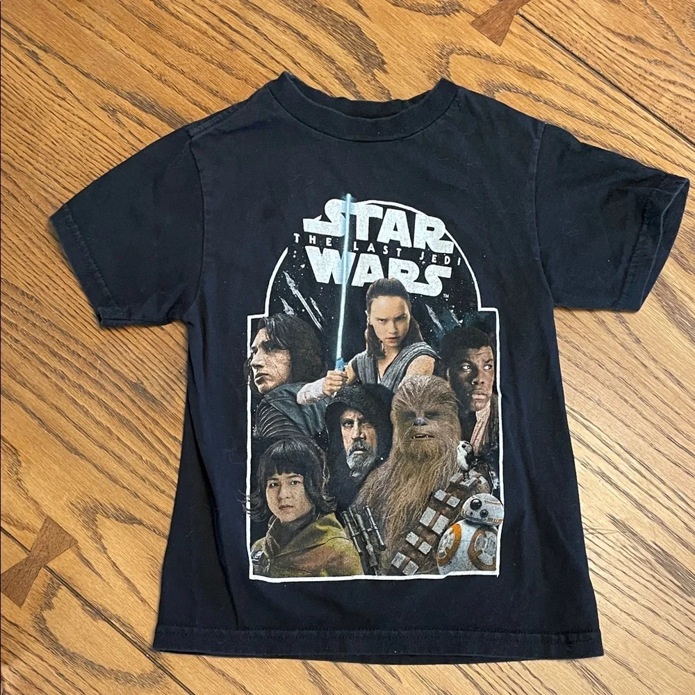 Kids Star Wars Brand Black SS Tee w/ The Last Jedi Movie Characters size XS